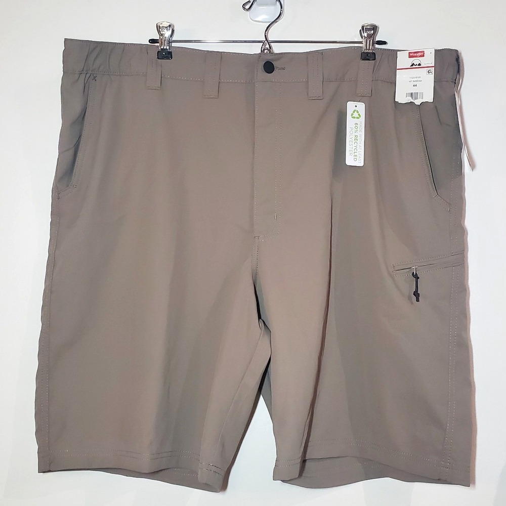 NWT Men's Wrangler Performance‎ Shorts 10" Inseam Size 44 Beige Tan Brown